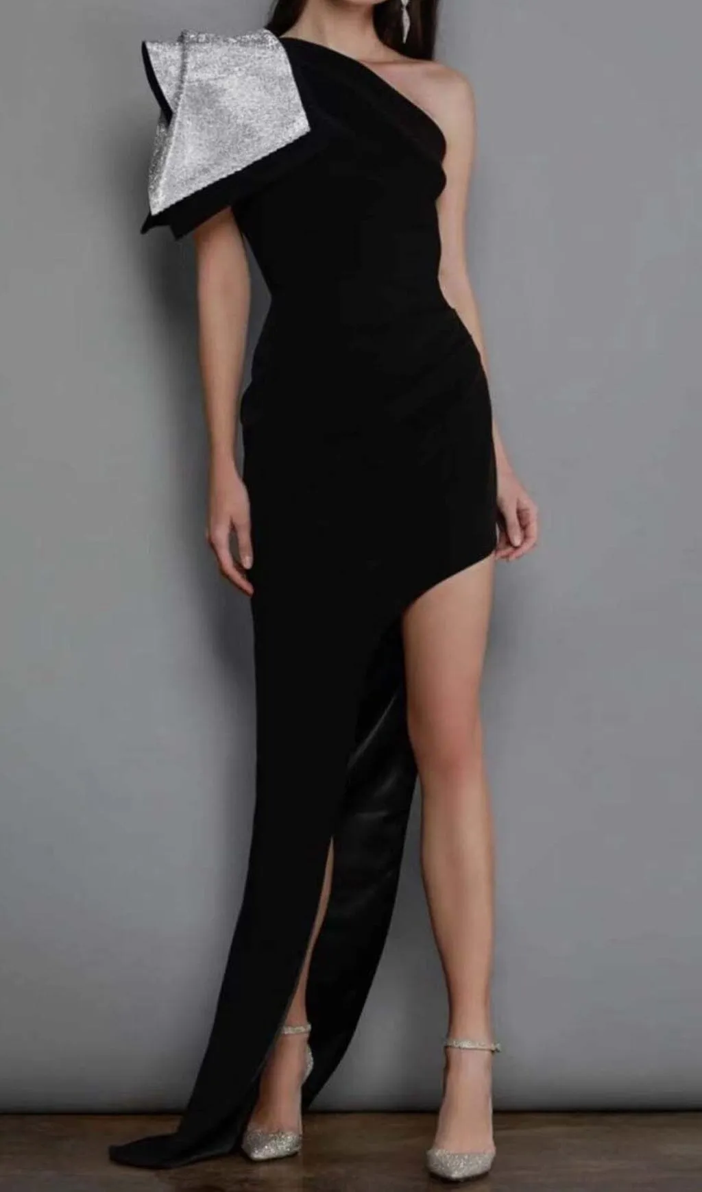 ASYMMETRIC DIAMOND HIGH-LOW DRESS IN BLACK