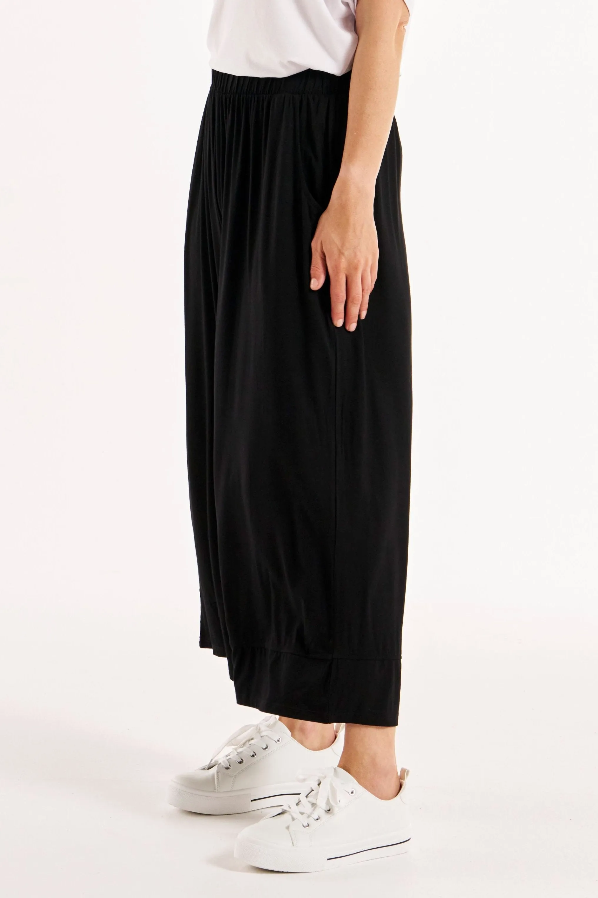 Betty Basics Astrid Bamboo Wide leg Pant Black