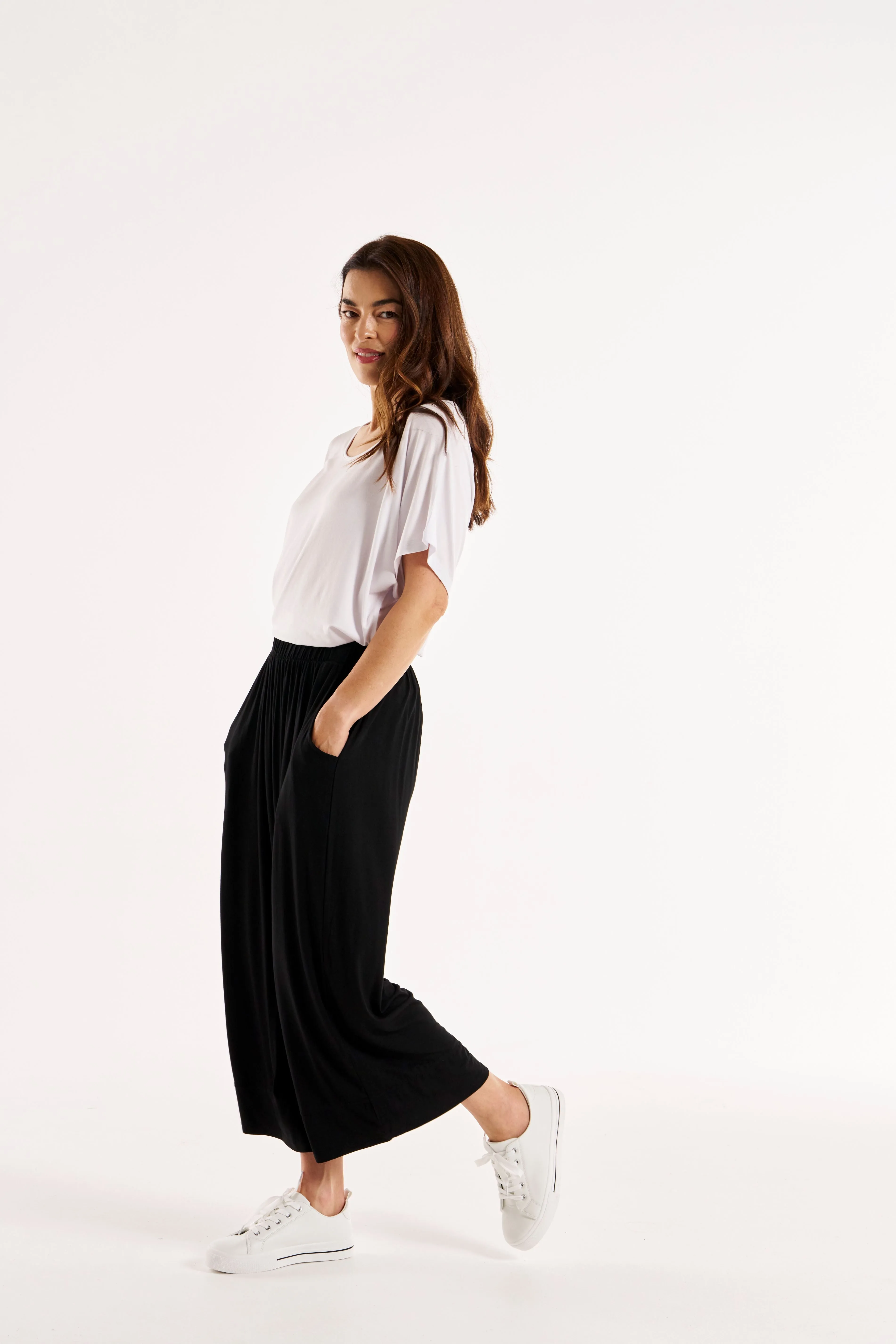 Betty Basics Astrid Bamboo Wide leg Pant Black