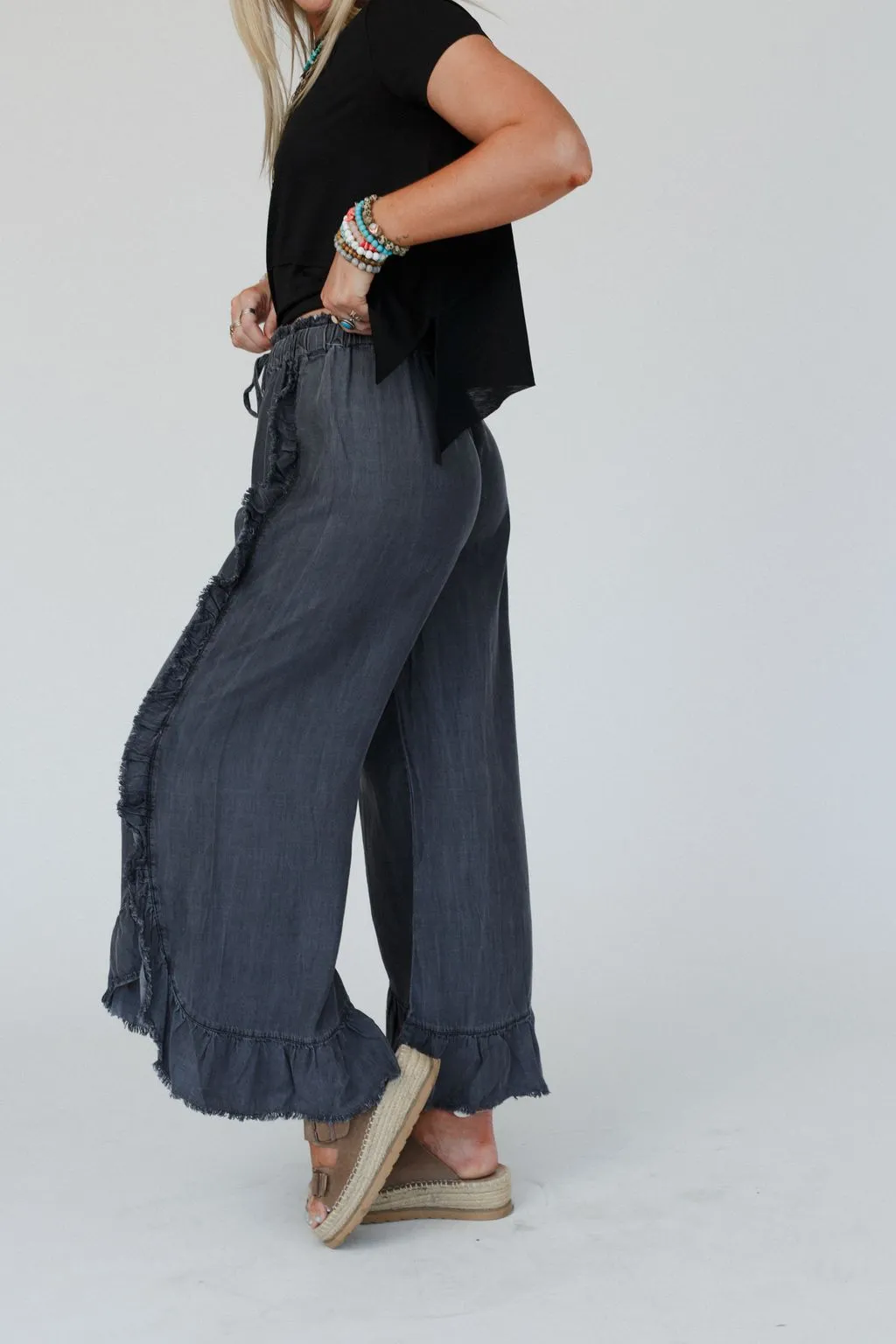 Drift Wave Ruffle Wide Leg Pants - Black