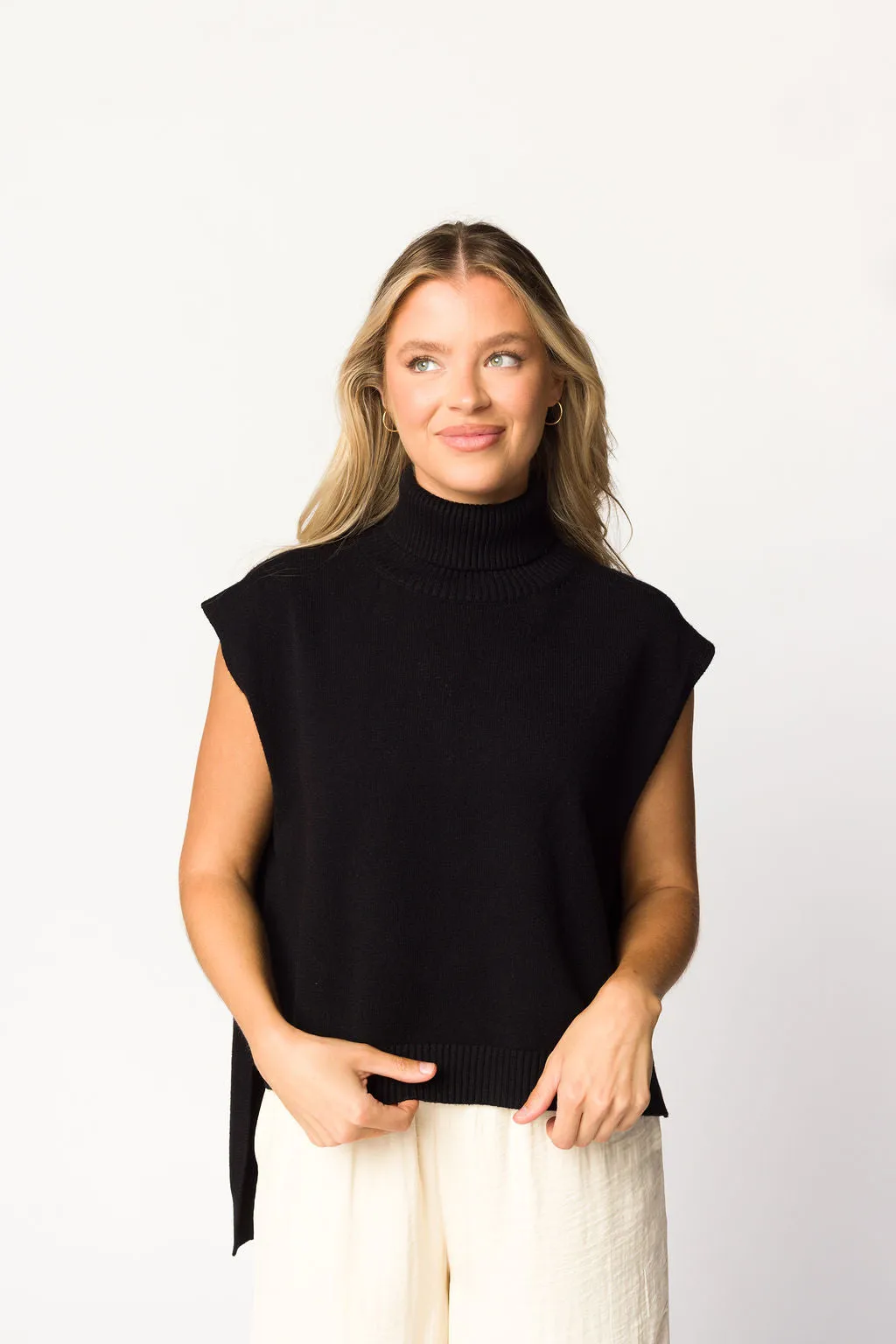 Kat High-Low Turtleneck Sweater in Black