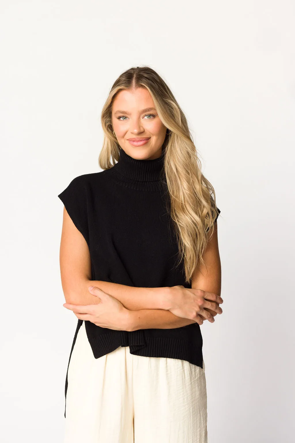 Kat High-Low Turtleneck Sweater in Black