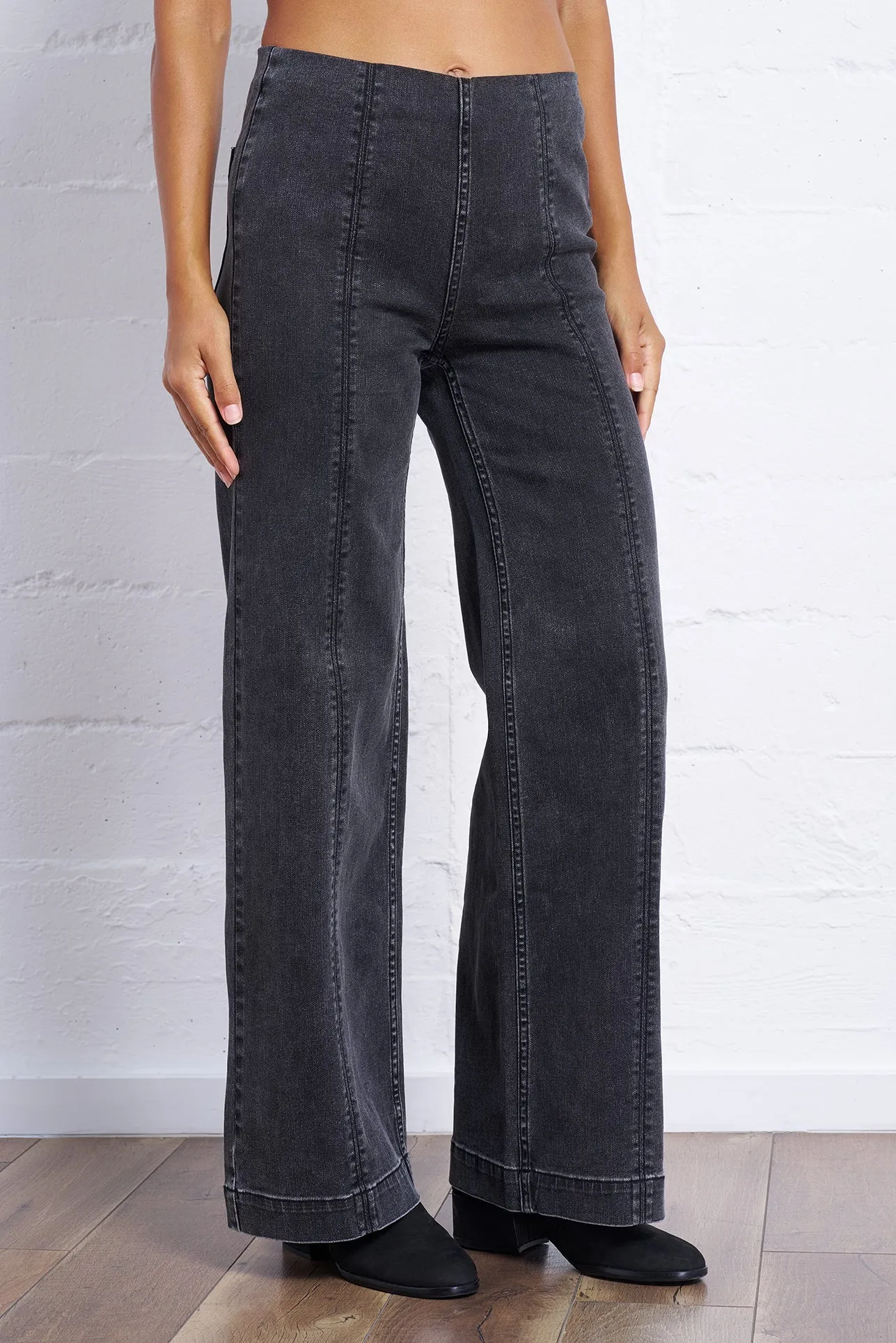 Wide Leg Stretch Jean